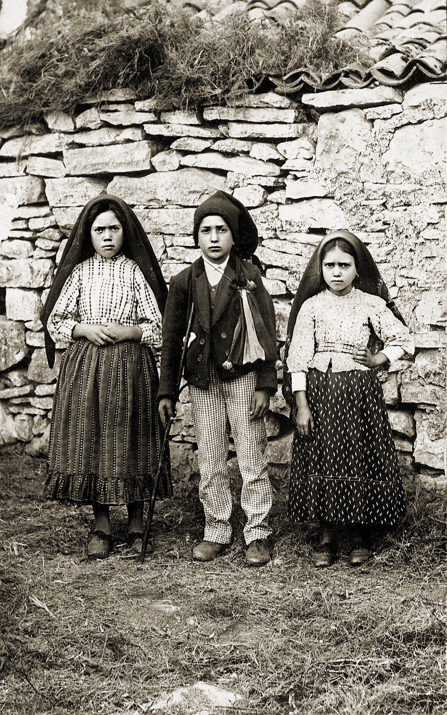 Os três pastorinhos: Lúcia, Francisco e Jacinta